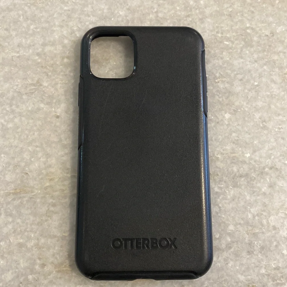 OtterBox “Symmetry” Case - iPhone 11 Pro Max